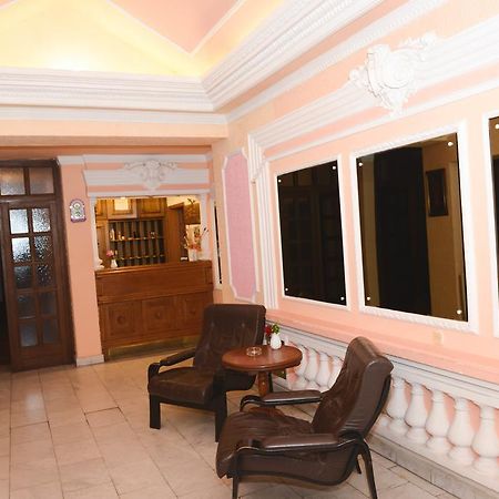 Hotel Beli Dvor Sombor Esterno foto