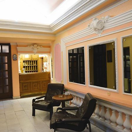 Hotel Beli Dvor Sombor Esterno foto