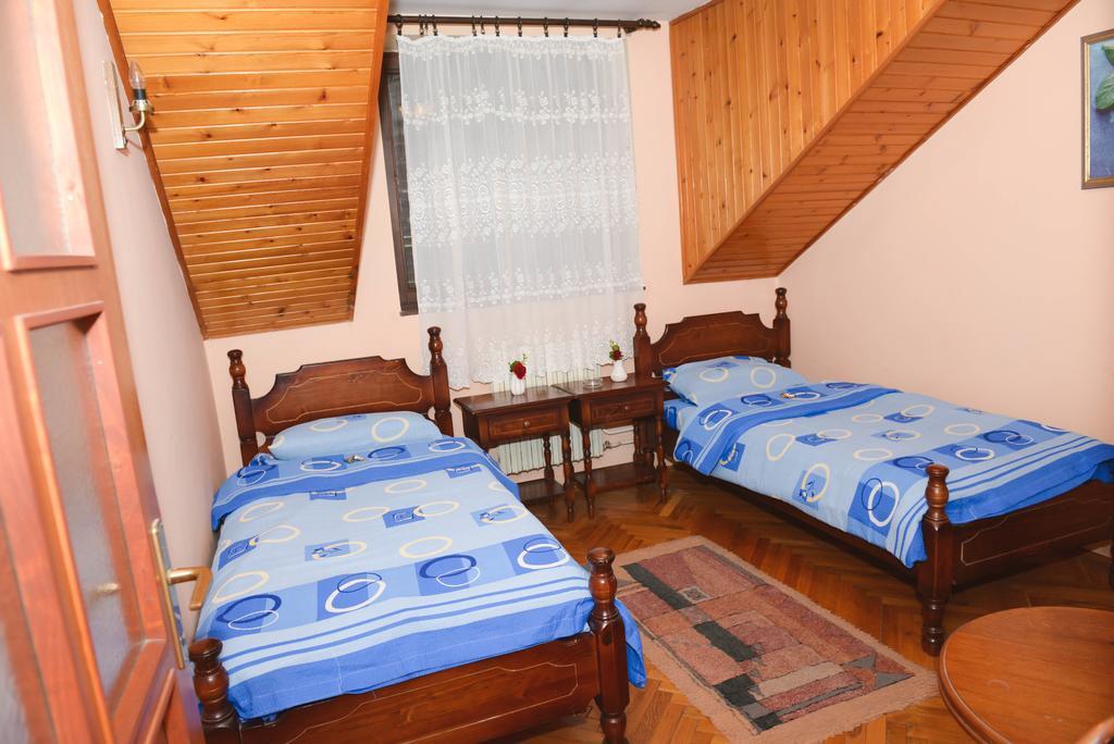 Hotel Beli Dvor Sombor Esterno foto